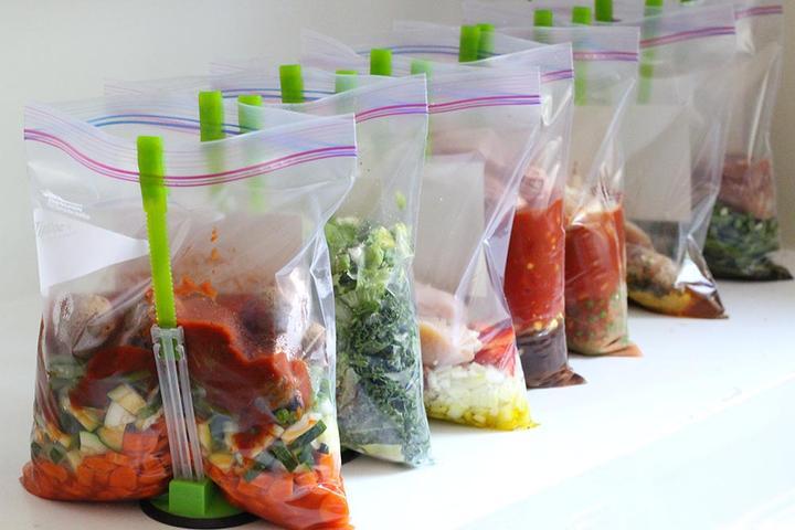 Non-Slip Adjustable Food Bag Holder